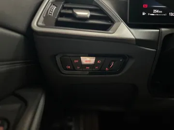 Car image 38