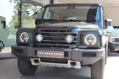 Car image 4