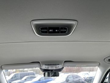 Car image 33