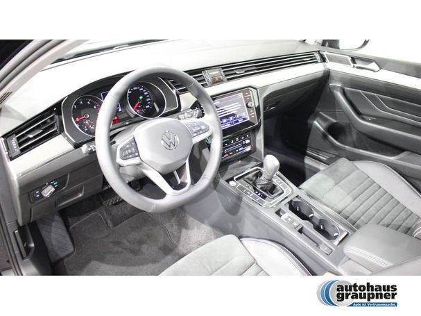 Volkswagen Passat Variant 1.5 TSI Elegance DSG 110 kW image number 8