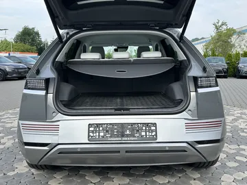 Car image 30