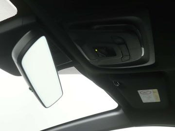 Car image 32