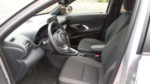 Car image 15