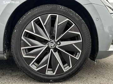 Car image 23