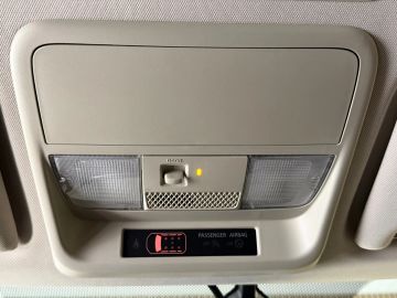 Car image 33