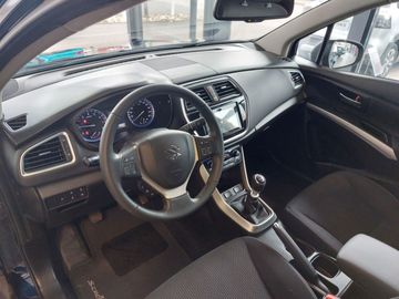 Car image 10