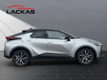 Car image 4