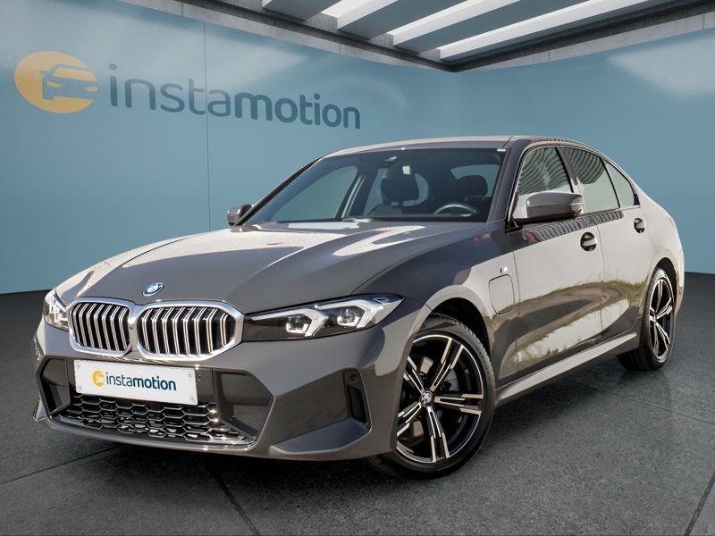 BMW 330 215 kW