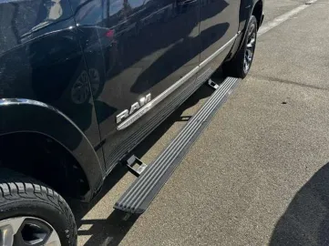 Car image 33