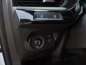 Car image 50