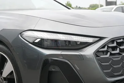 Car image 36