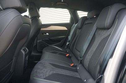 Car image 36