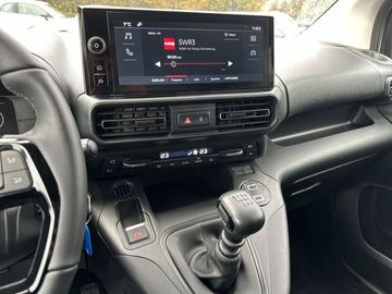 Car image 36