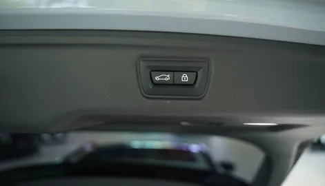 Car image 42
