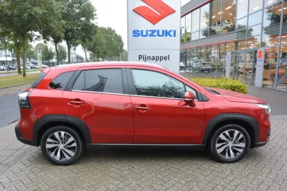 Car image 4