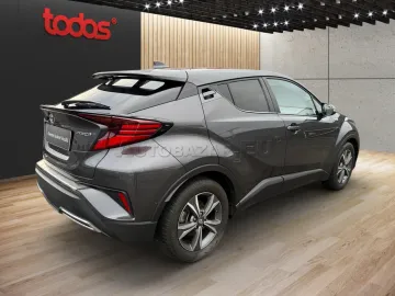Car image 5