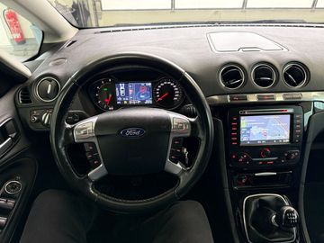 Car image 26