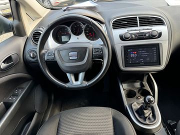 Car image 11