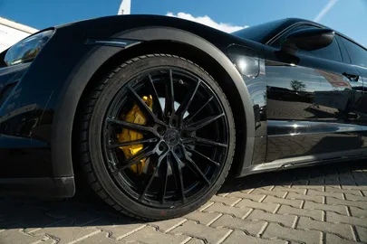 Car image 28