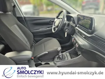Car image 14