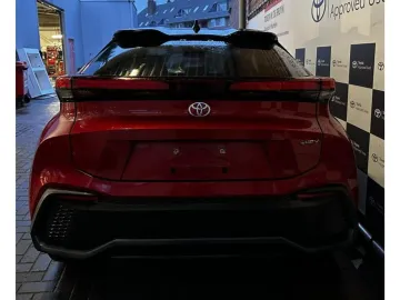 Car image 3