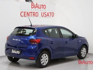 Car image 3