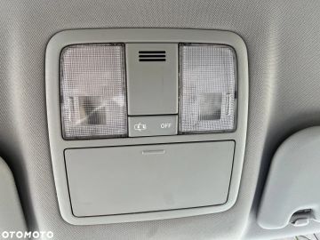 Car image 32