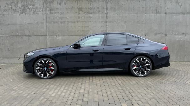 BMW i5 M60 xDrive 440 kW image number 9