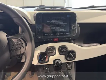 Car image 18