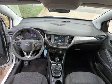 Car image 18