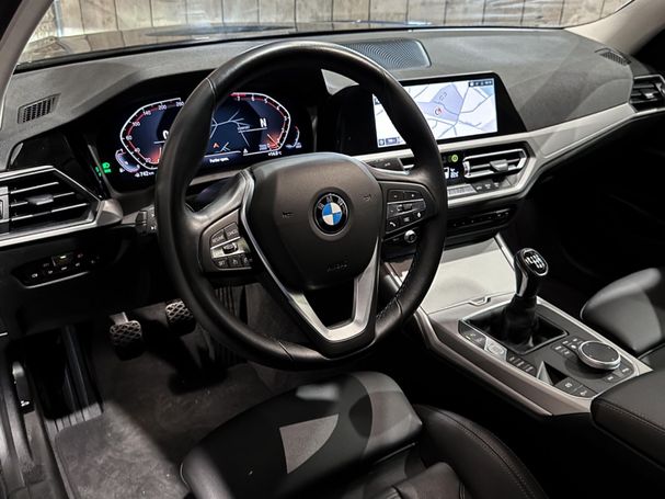 BMW 318i 115 kW image number 18