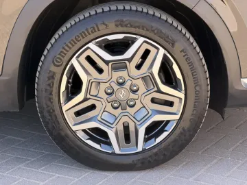 Car image 43