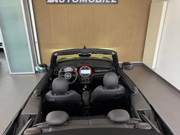 Car image 28
