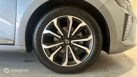 Car image 20