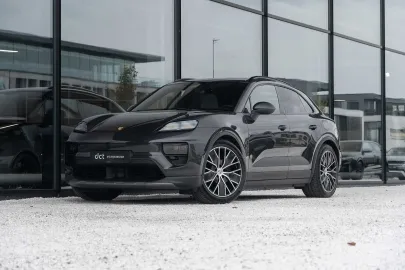 Car image 28