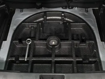 Car image 33