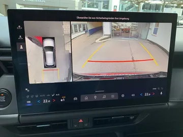 Car image 18