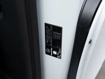 Car image 46
