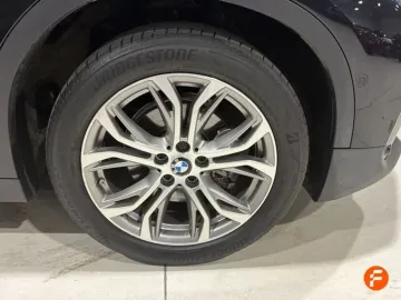 Car image 32