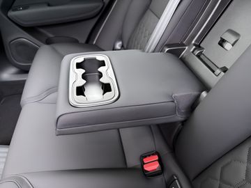 Car image 47
