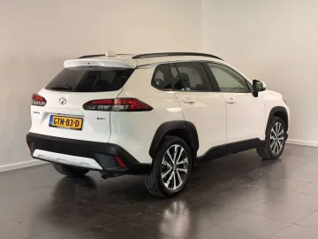 Car image 3
