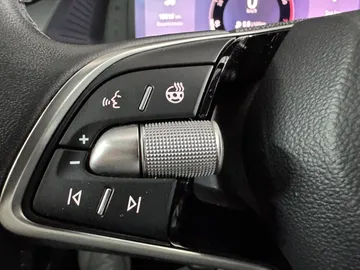 Car image 36