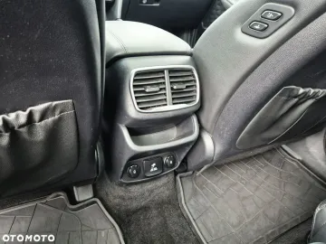 Car image 34