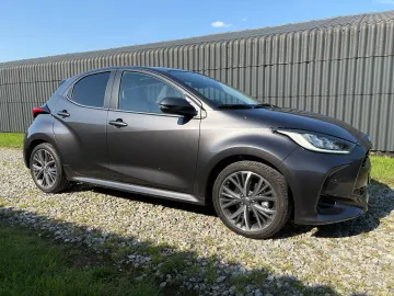 Car image 2