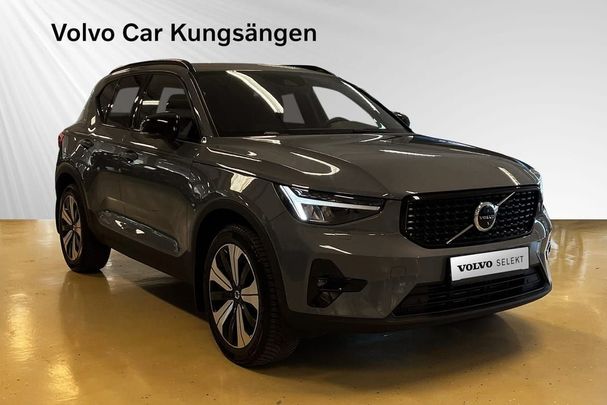 Volvo XC40 Recharge T4 Plus Dark 157 kW image number 3