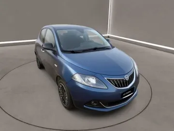 Car image 2