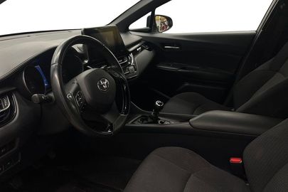 Car image 12