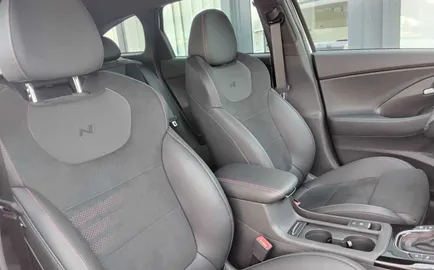 Car image 20