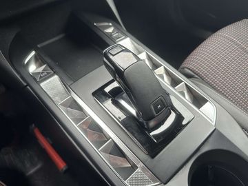 Car image 26