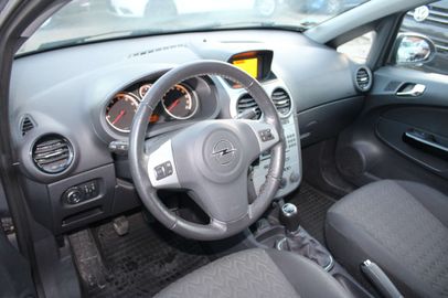 Car image 10